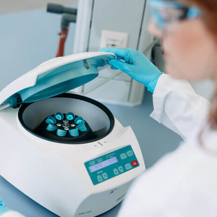 EBA 200 MD in Lab with woman